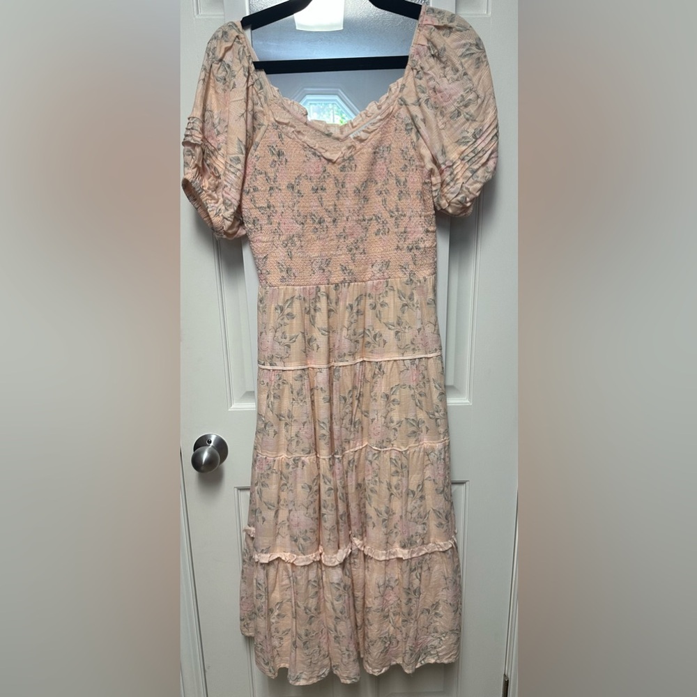 Ivy City Co Blush Floral Midi Dress